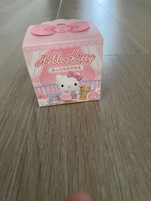 Hello Kitty - Sanrio official licensed sweetheart playmate, Verzamelen, Poppetjes en Figuurtjes, Nieuw, Ophalen