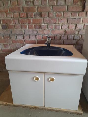 Meuble lavabo et armoire suspendue salle de bain beschikbaar voor biedingen