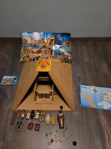 Playmobil la pyramide du pharaon complète en très bon état beschikbaar voor biedingen