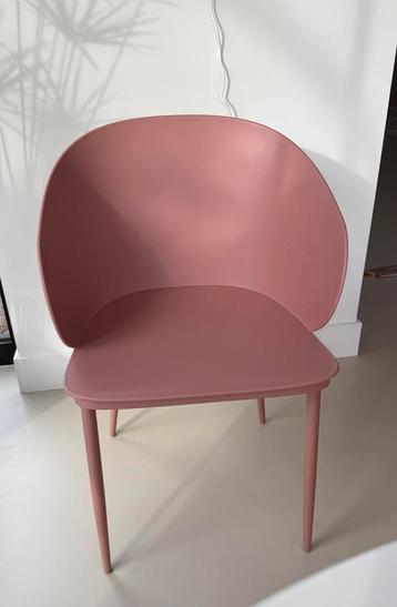4 stoelen eettafel beschikbaar voor biedingen