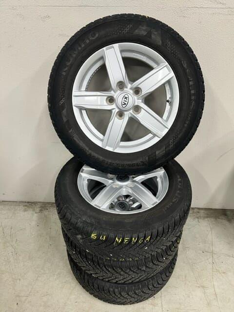 Winterset Hyundai Ioniq Kumho Solus HA31 195/65 R15, Auto-onderdelen, Banden en Velgen, Banden en Velgen, Winterbanden, 15 inch