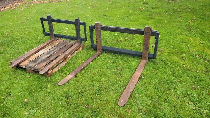 ensemble tablier et fourches à palettes, Articles professionnels, Agriculture | Outils, Agricole, Enlèvement