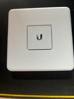 Ubiquiti Unifi Security Gateway (USG) Firewall, Ophalen of Verzenden, Zo goed als nieuw, Router met modem, Unifi