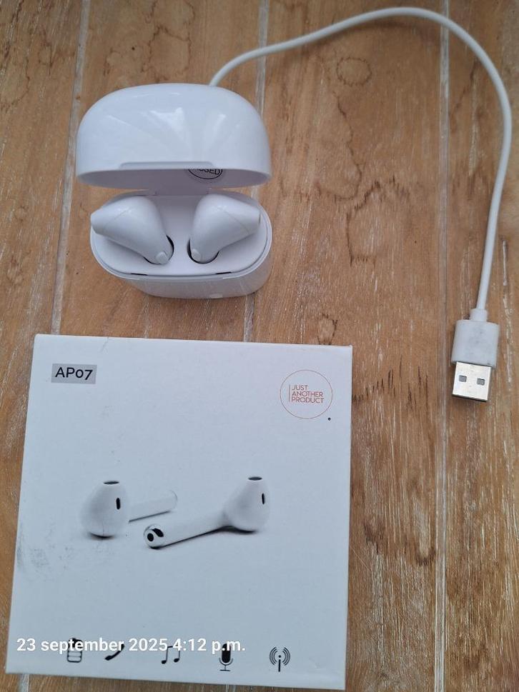 Oordopjes, Telecommunicatie, Mobiele telefoons | Oordopjes, Zo goed als nieuw, In oorschelp (earbud), Bluetooth, Ophalen of Verzenden