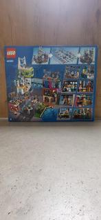 LEGO 60380 Downtown – Nieuw in doos – Retired – 2010 stukjes, Lego, Lego, Info@setsandbricks.be, Nieuw