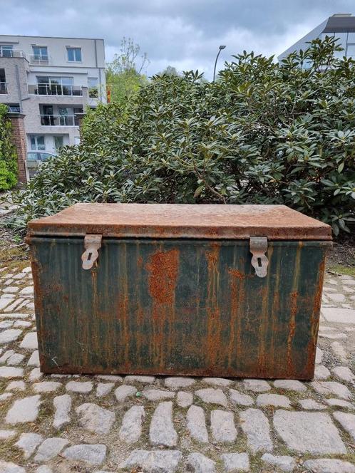 2x oude, authentieke metalen koffers - vintage, Maison & Meubles, Accessoires pour la Maison | Coffres, Utilisé, Enlèvement