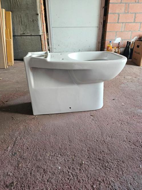 Moderne en strakke wc-pot van topmerk Duravit., Doe-het-zelf en Bouw, Overige Doe-Het-Zelf en Bouw, Nieuw, Ophalen