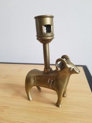 16e eeuwse middeleeuwse zoömorfe kandelaar beschikbaar voor biedingen