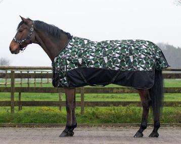 QHP Winterdeken turnout luxe 300 gram beschikbaar voor biedingen