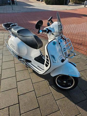 Vespa 300 gts  beschikbaar voor biedingen
