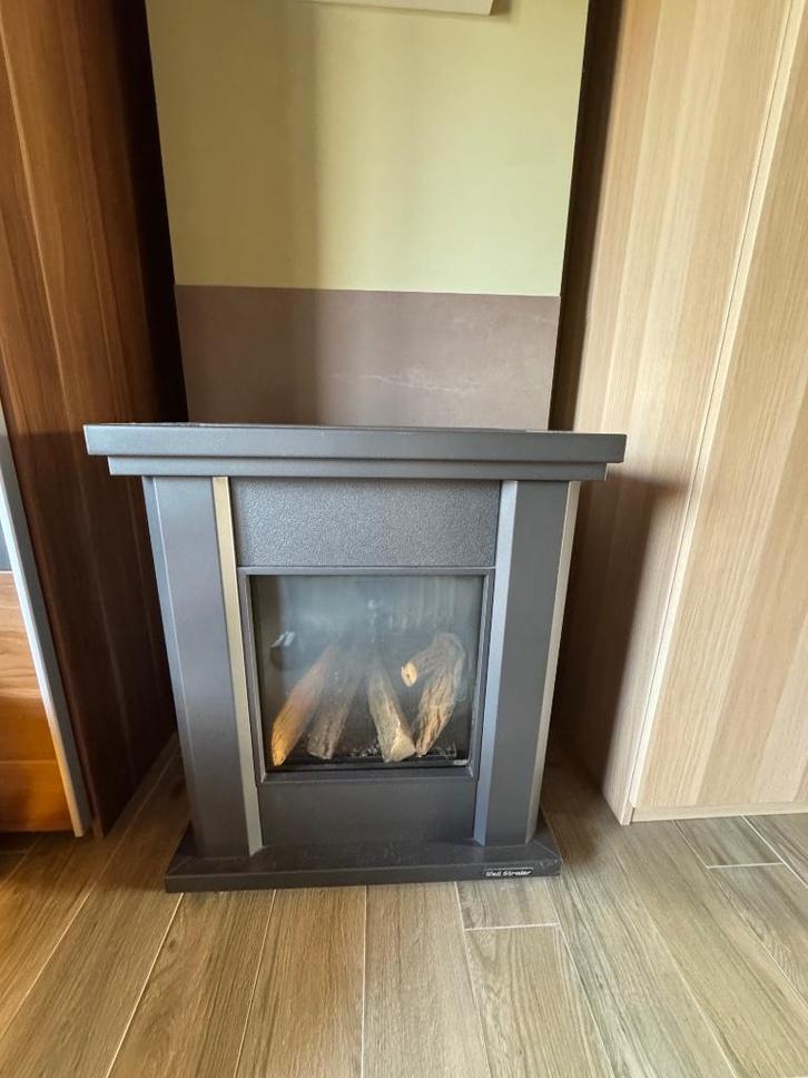 Zwarte Well Straler Aardgas Kachel Hoog Rendement A6, Doe-het-zelf en Bouw, Verwarming en Radiatoren, Gebruikt, Kachel, 800 watt of meer