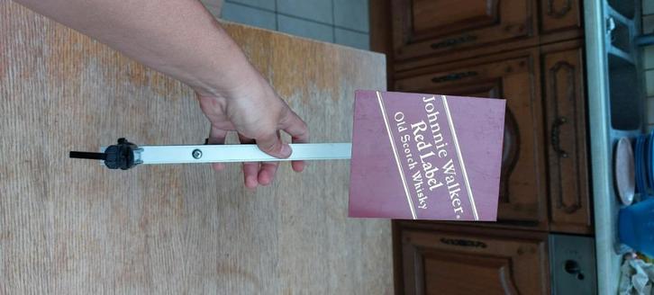 Johnnie Walker red label whisky flessenhouder / dispencer, Verzamelen, Merken en Reclamevoorwerpen, Nieuw, Gebruiksvoorwerp, Ophalen of Verzenden