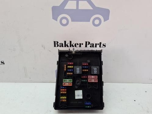 Zekeringkast van een Volkswagen Golf, Auto-onderdelen, Elektronica en Kabels, Volkswagen, Gebruikt, 3 maanden garantie