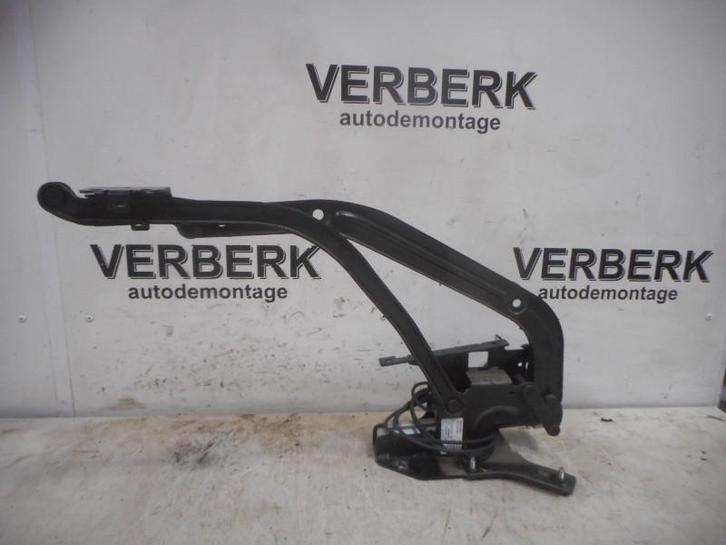 CABRIODAK SCHARNIER rechts Opel Tigra Twin Top (1320099), Auto-onderdelen, Overige Auto-onderdelen, Opel, Gebruikt