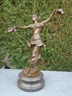 statue une danseuse en babouches en bronze signé sur socle, Antiquités & Art, Bronze, Enlèvement ou Envoi