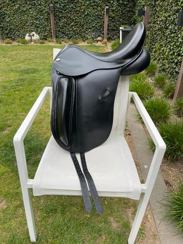 Selle de dressage, Enlèvement, Comme neuf