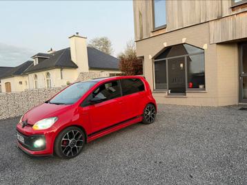 135 ch unique en europe, Autos, Volkswagen, Achat, Up!, Carnet d'entretien, Particulier