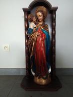 Maria en kind Jezus in houten nis, Antiek en Kunst, Ophalen of Verzenden