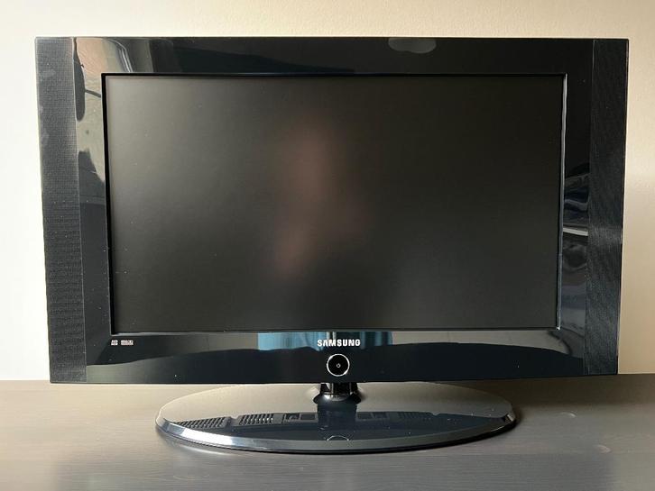 Téléviseur LCD Samsung 26" avec télécommande, TV, Hi-fi & Vidéo, Télévisions, Utilisé, LCD, 60 à 80 cm, HD Ready (720p), Samsung