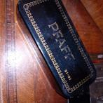 Oude gietijzeren voetnaaimachine 1930, Ophalen