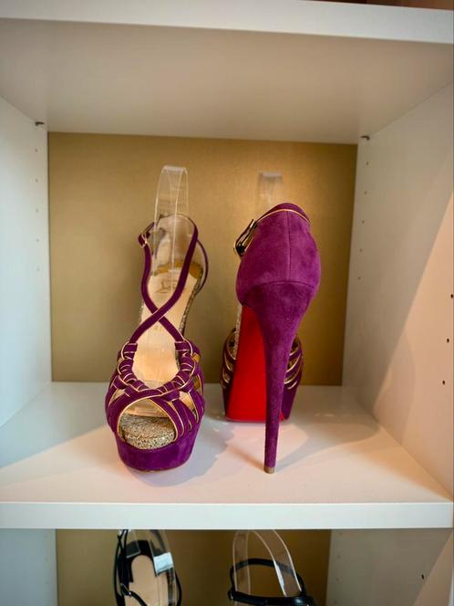 Christian Louboutin 8 Mignons 150 Suede Amethyste 39, Kleding | Dames, Schoenen, Nieuw, Pumps, Overige kleuren, Ophalen of Verzenden