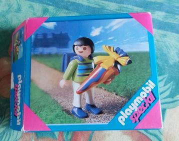 Playmobil special. 4618. Schooljongen met cadeau  beschikbaar voor biedingen