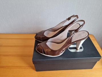 Sling backs bruns, zone BP, très bon état, taille 38, Enlèvement ou Envoi, Escarpins, Comme neuf, Brun
