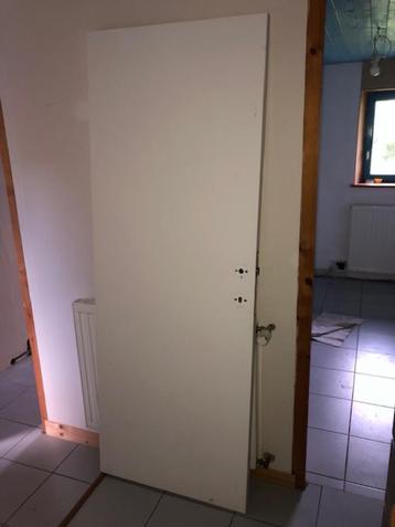 Verfdeur 72,5 cm/195,5 cm beschikbaar voor biedingen