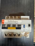 Disjoncteur différentiel triphasé 300 mA 220v 38A, Enlèvement, Utilisé