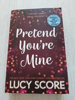 Lucy Score : Pretend You´re Mine, Ophalen of Verzenden, Zo goed als nieuw, Lucy Score, Amerika