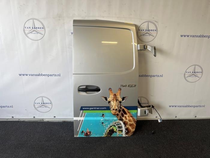 Achterdeur Bus-Bestelauto van een Mercedes Vito (9744), Auto-onderdelen, Carrosserie, Deur, Mercedes-Benz, Gebruikt, 3 maanden garantie