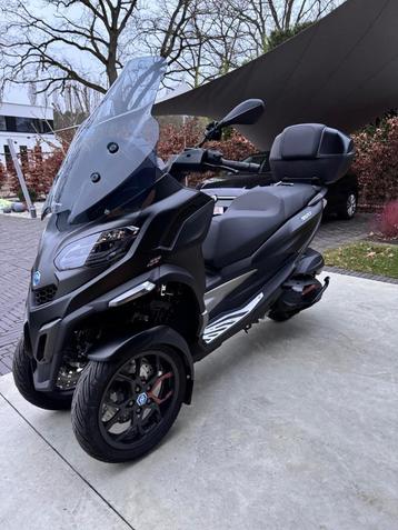 Piaggio mp3 530 zwart in nieuwstaat slechts 800km bj 2024 beschikbaar voor biedingen