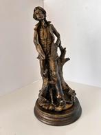 Femme avec statue de chien, Enlèvement