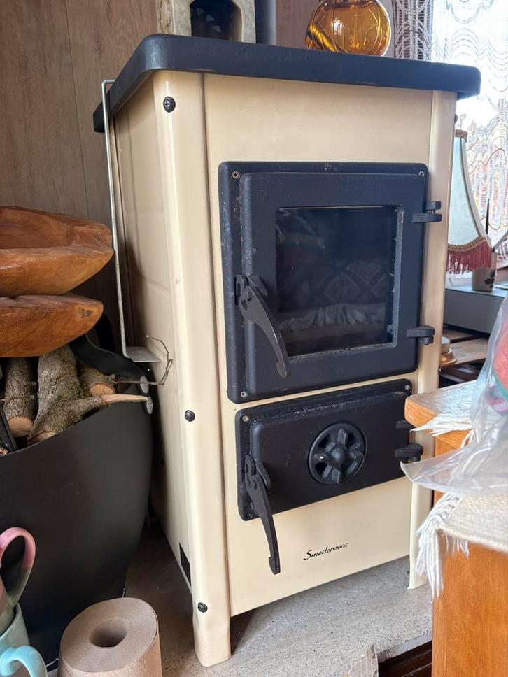 Kleine zacht gele houtkachel - bijna nieuw, Huis en Inrichting, Kachels, Zo goed als nieuw, Houtkachel, Ophalen
