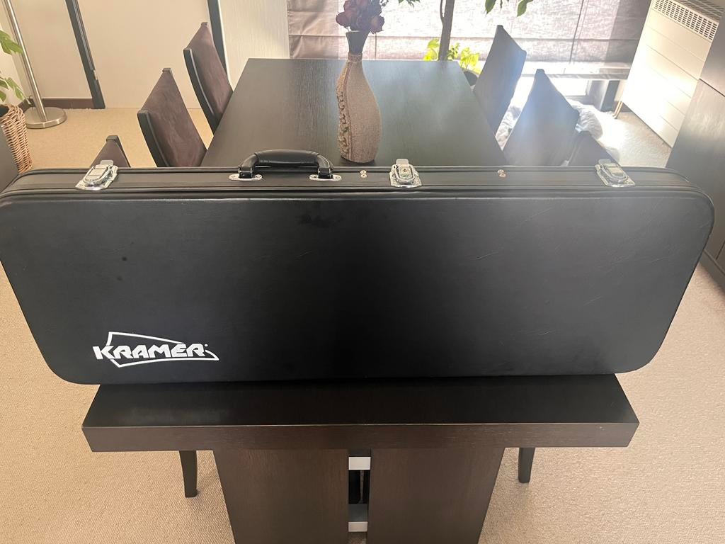 Kramer Fender EVH gitaarkoffer, Muziek en Instrumenten, Behuizingen en Koffers, Ophalen, Gebruikt
