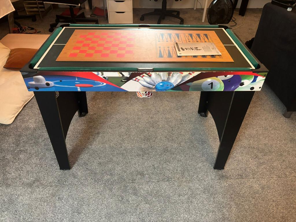 Combi spelletjes tafel., Ophalen, Zo goed als nieuw