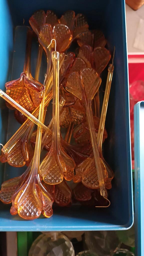 LOT DE PAMPILLES FORMES DE FLEURS., Enlèvement