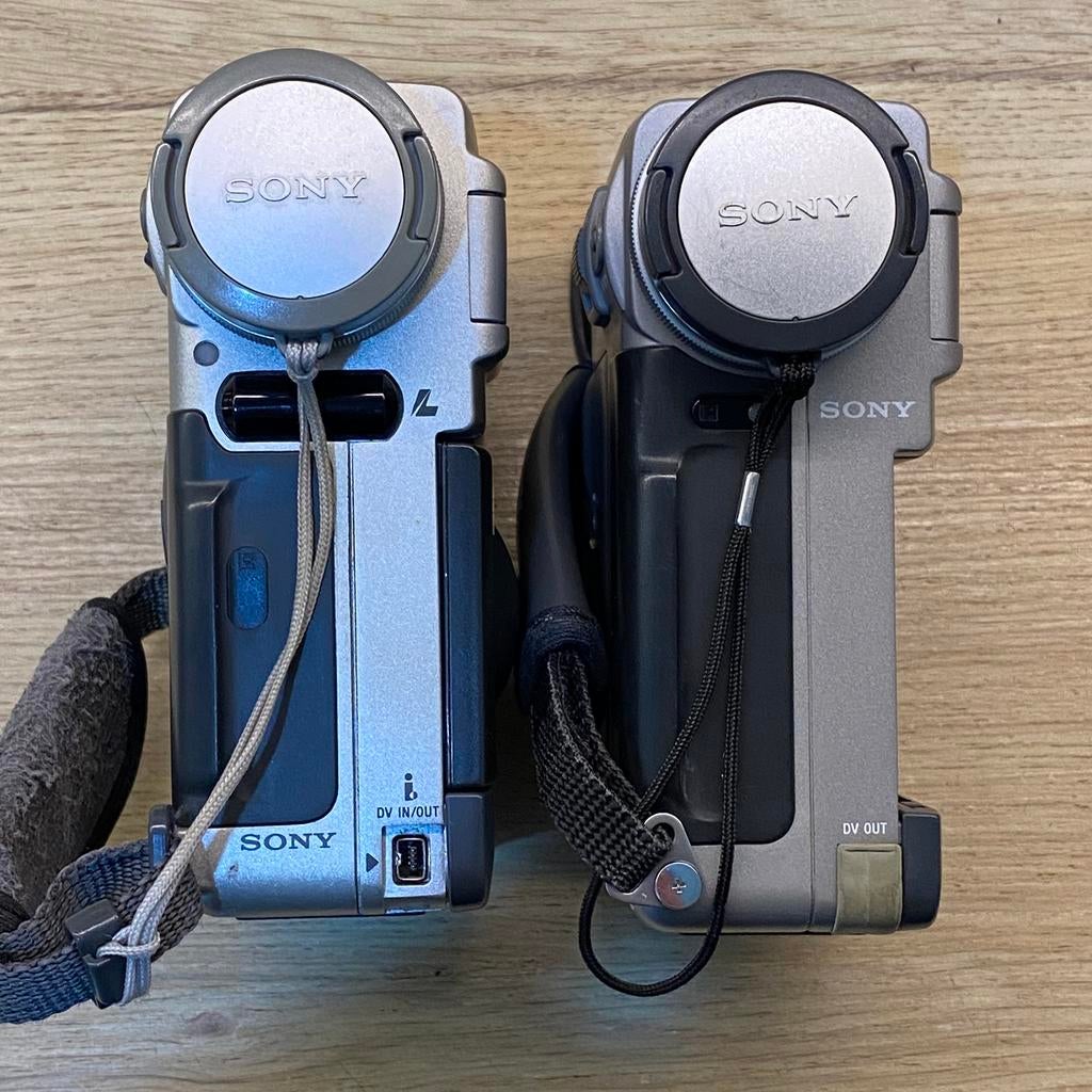 Sony MiniDV, DCR-PC7E + DCR-PC10E, TV, Hi-fi & Vidéo, Caméscopes analogiques, Enlèvement ou Envoi