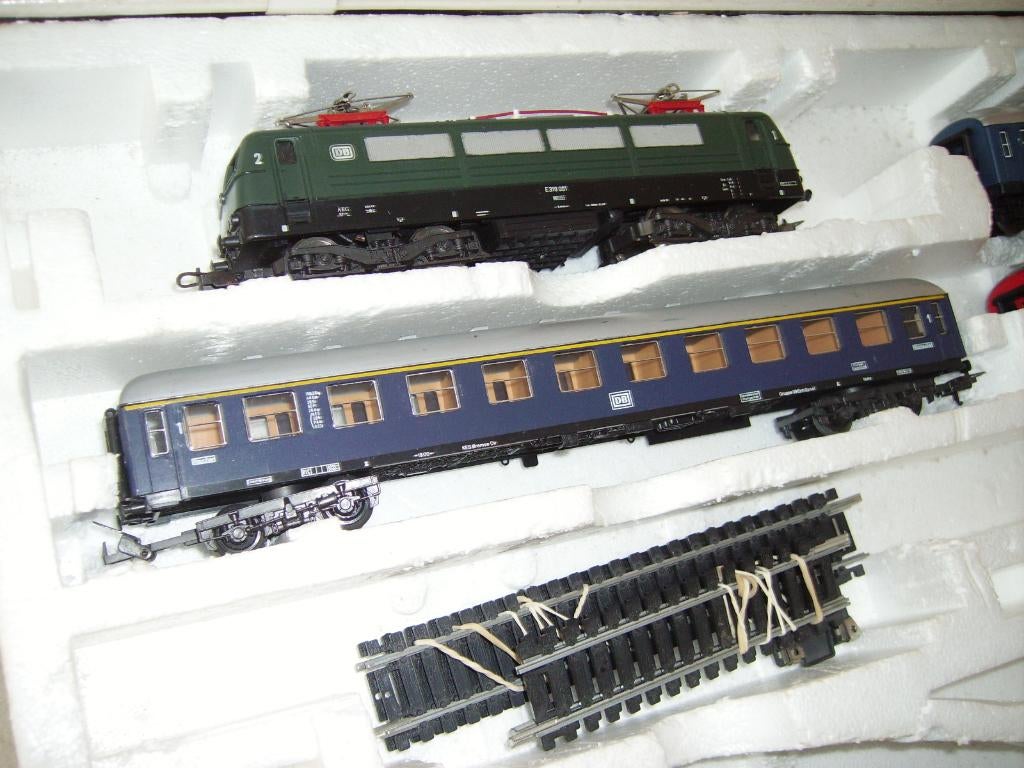 LIMA STARTERSSET DB MET ELOC & 3 RIJTUIGEN, Gelijkstroom, Ophalen of Verzenden, Analoog, Lima