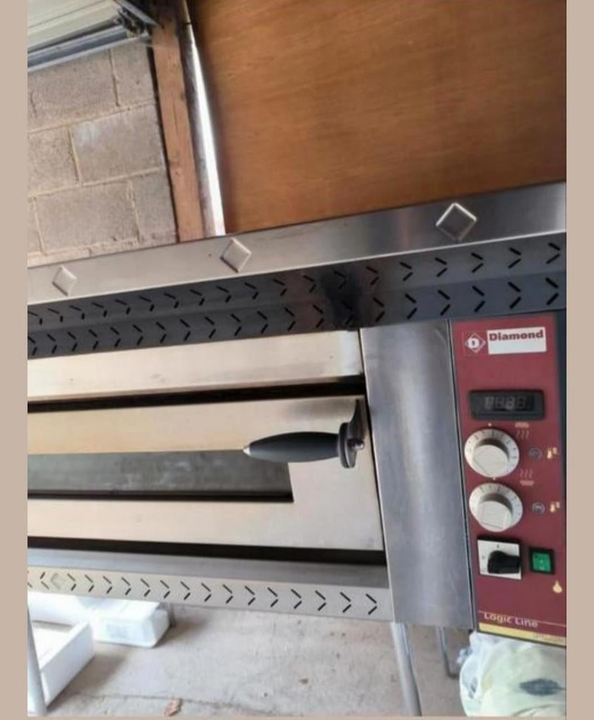 Four pizza diamond 6x33cm comme neuf années 2019 380v, Ophalen of Verzenden