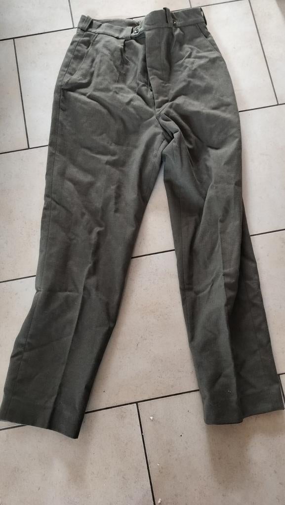 Anciens vêtements militaires belges, Collections, Enlèvement