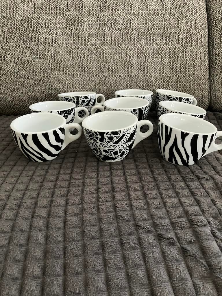 Ensemble de 9 tasses à café en porcelaine avec imprimé YONG, Maison & Meubles, Cuisine | Vaisselle, Enlèvement ou Envoi, Neuf