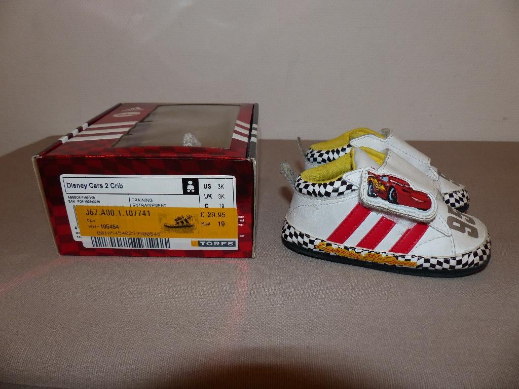 Chaussons Cars Adidas - taille 19, Enfants & Bébés, Vêtements de bébé | Chaussures & Chaussettes, Enlèvement ou Envoi, Adidas