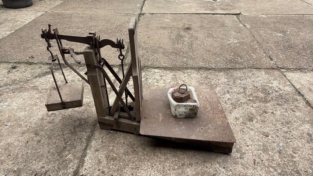 Antieke weegschaal, Enlèvement