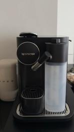 Nespresso Gran Lattissima + capsulehouder, Ophalen, Zo goed als nieuw, Koffiemachine