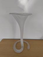 Vase ancien, Enlèvement