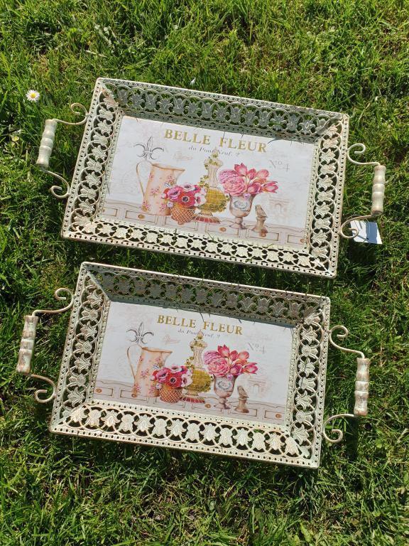 set dienbladen met roosjes, Huis en Inrichting, Woonaccessoires | Dienbladen, Nieuw, Metaal, Ophalen of Verzenden