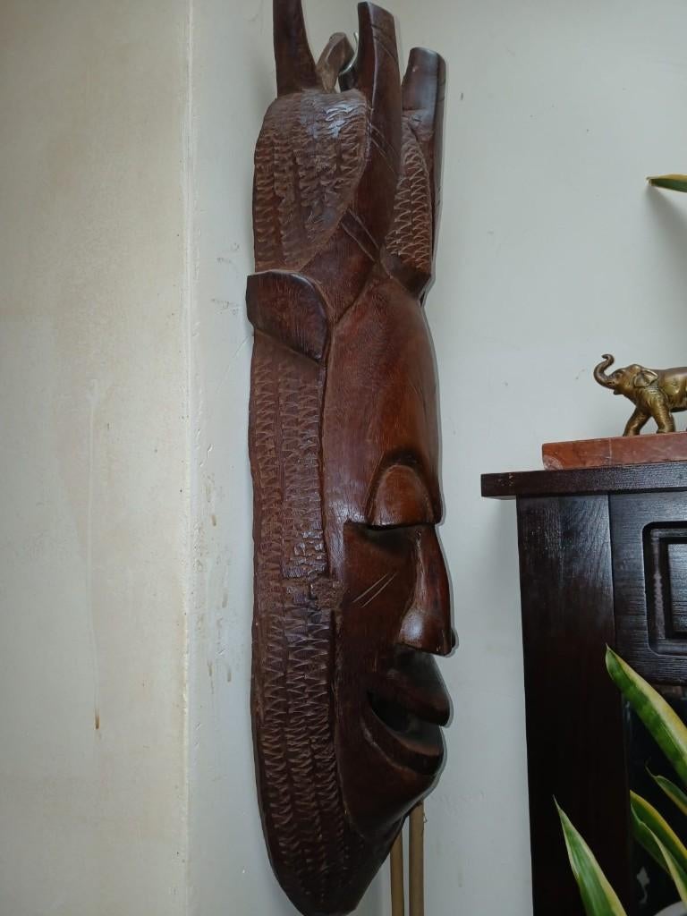 Grand masque africain en bois massif sculpté main, Antiquités & Art, Afrique, Bois, Enlèvement ou Envoi, Masque