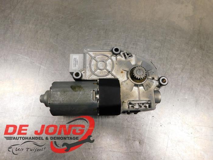 Moteur toit ouvrant d'un Volkswagen Touareg, Autos : Pièces & Accessoires, Carrosserie & Tôlerie, Volkswagen, Utilisé, 3 mois de garantie