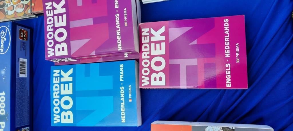 woordenboeken, Livres, Dictionnaires, Enlèvement ou Envoi, Comme neuf, Autres langues